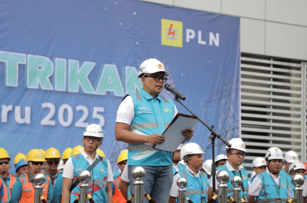 General Manager PLN UID Sumatera Utara, Agus Kuswardoyo saat menyampaikan laporan Siaga PLN UID Sumatera Utara di Medan kepada Direktur Utama PLN melalui daring, Senin (16/12/2024). (Dok/PLN)