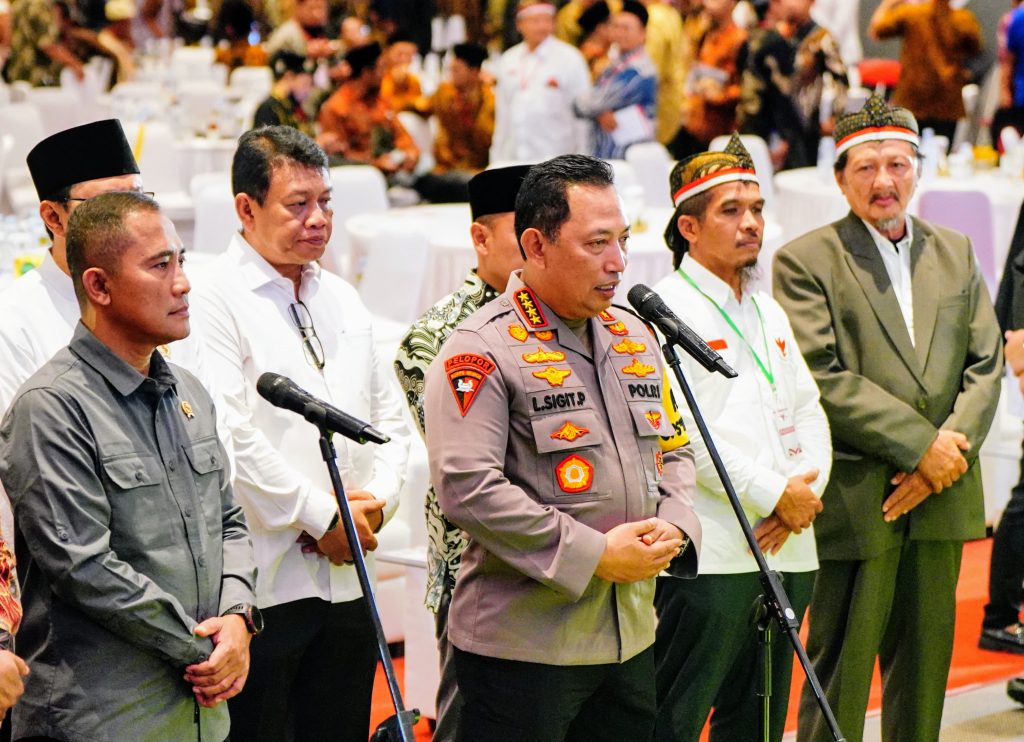 Kapolri Jenderal Polisi Drs Listyo Sigit Prabowo menghadiri deklarasi pembubaran Jamaah Islamiyah di Convention Hall Terminal Tirtonadi, Surakarta, Sabtu (21/12/2024).