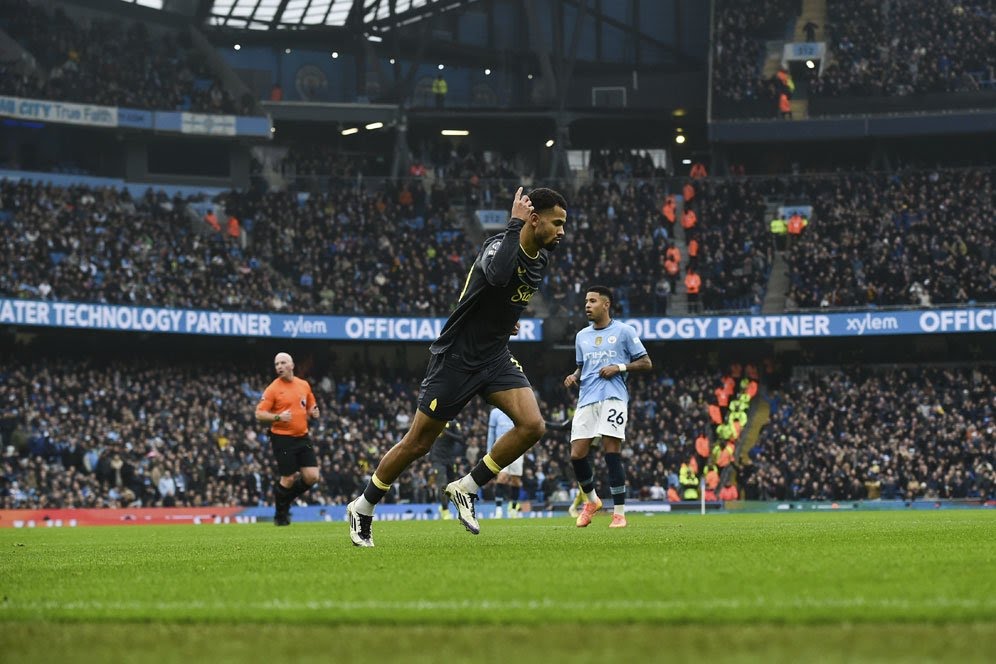 Iliman Ndiaye merayakan golnya di laga Manchester City vs Everton, Kamis (26/12/2024) malam WIB.