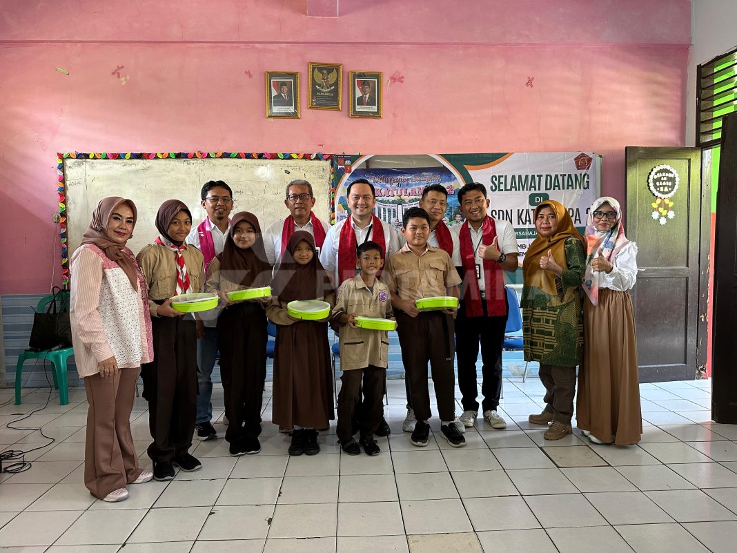 Program Makan Bergizi Gratis yang diselenggarakan oleh Patra Jasa untuk siswa SDN Katulampa 2 Bogor, Kamis (9/1/2025). (Dok/Pertamina)