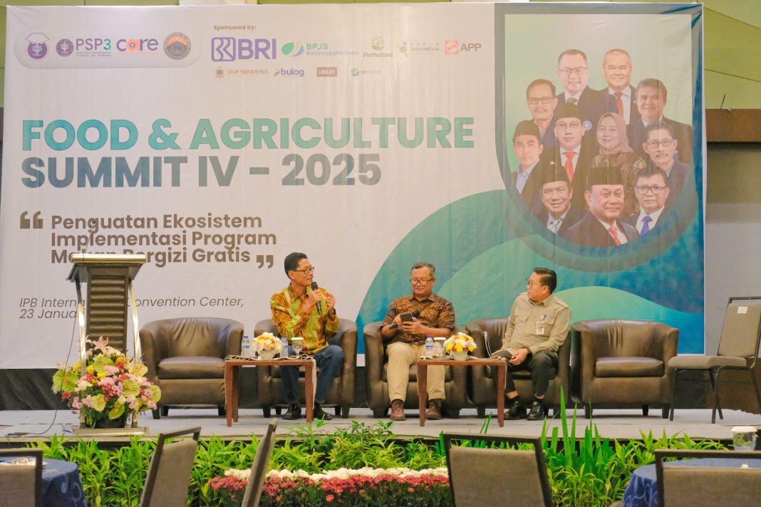 Direktur Jenderal Peternakan dan Kesehatan Hewan Kementan, Agung Suganda, menjelaskan langkah-langkah strategis dalam mendukung Program Makan Bergizi Gratis (MBG) di acara Food and Agriculture Summit IV di Bogor, Kamis (23/1/2025). (Dok/Humas PKH)