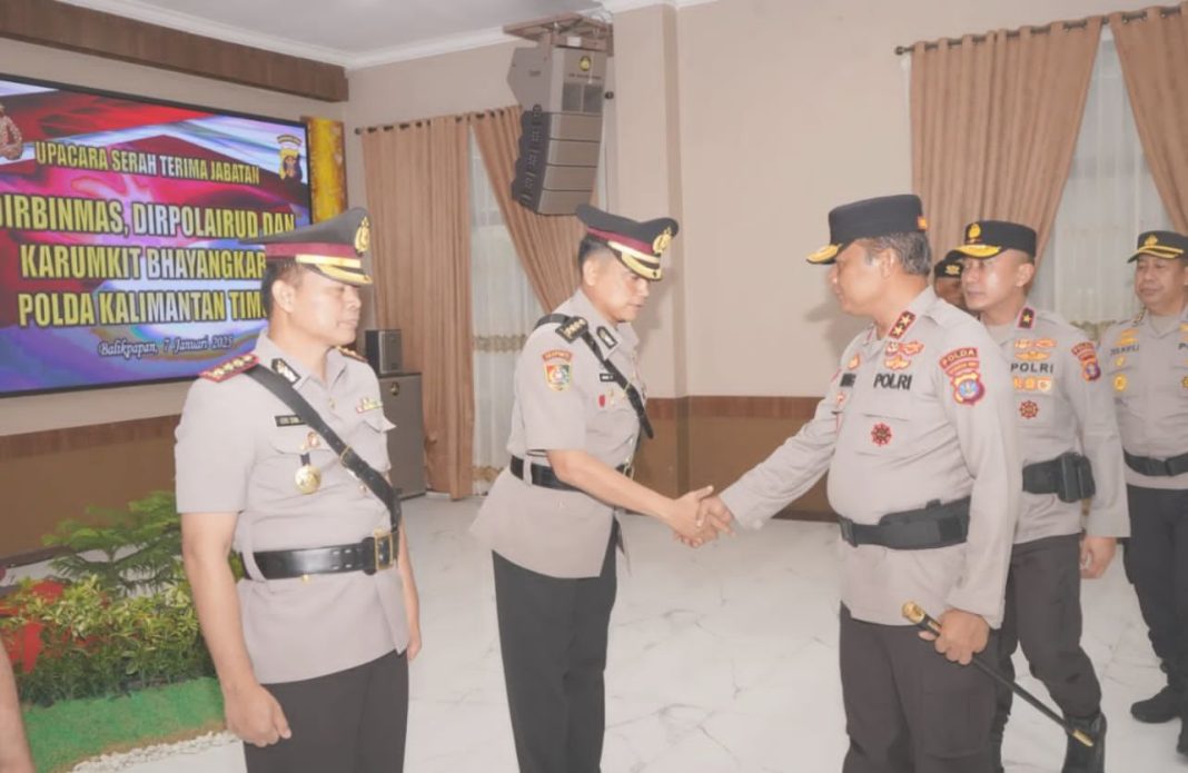 Sertijab tiga pejabat utama Polda Kaltim yang berlangsung di Gedung Mahakam, Mapolda Kaltim, Selasa (7/1/2025).