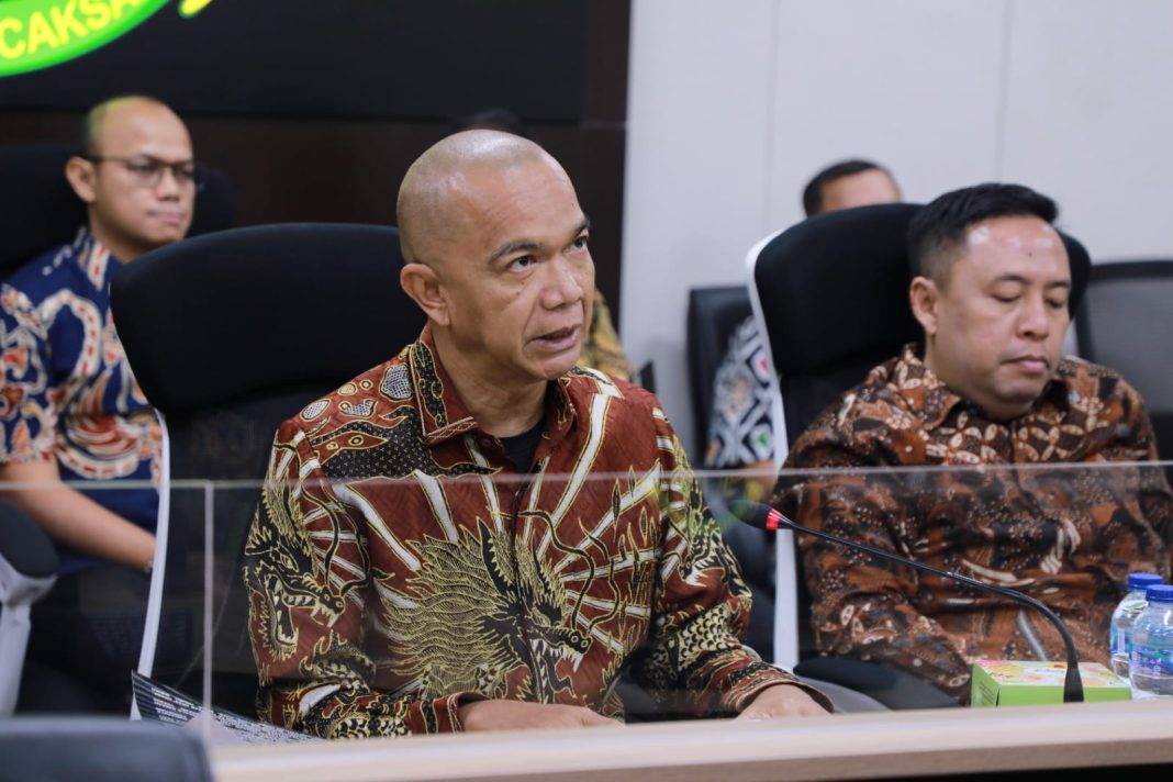 Sosialisasi RPerpres Penertiban Kawasan Hutan yang dipimpin oleh Jaksa Agung Muda Bidang Intelijen (JAM Intelijen), Prof Reda Manthovani, melalui Zoom Meeting pada Jumat (10/1/2025).