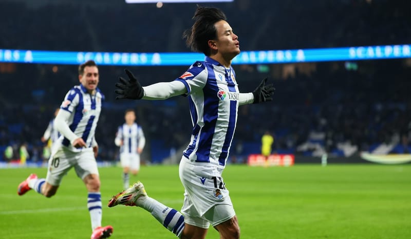 Penyerang Real Sociedad Takefusa Kubo melakukan selebrasi usai mencetak gol ke gawang Villarreal di laga La Liga.