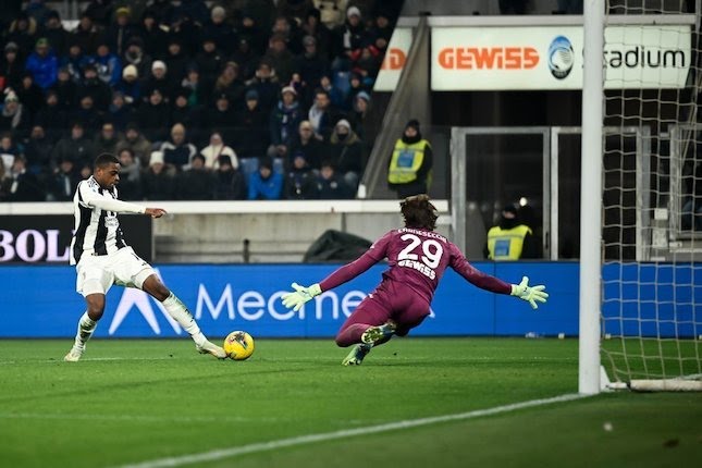 Pierre Kalulu mencetak gol dalam laga Serie A antara Atalanta vs Juventus, Rabu (15/1/2025).