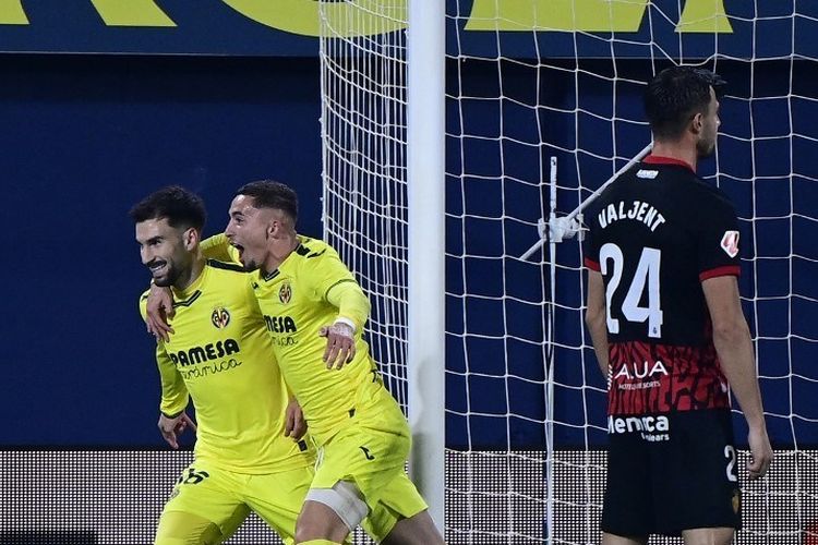 Alex Baena merayakan gol dalam laga Liga Spanyol 2024-2025 antara Villarreal vs Mallorca di Stadion La Ceramica, Selasa (20/1/2025).