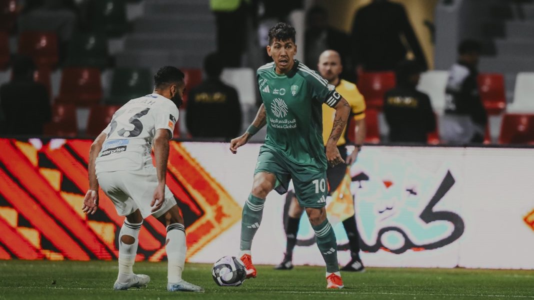 Aksi Roberto Firmino bersama Al Ahli di Liga Super Arab Saudi, Selasa (21/1/2025) dini hari WIB.