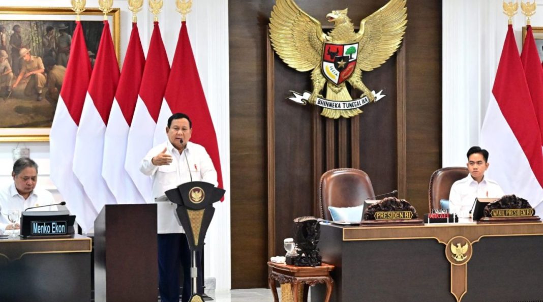 Presiden Prabowo Subianto menggelar Sidang Kabinet Paripurna bersama seluruh jajaran Menteri Kabinet Merah Putih, pada Rabu (22/1/2025), di Ruang Sidang Kabinet, Istana Kepresidenan Jakarta.