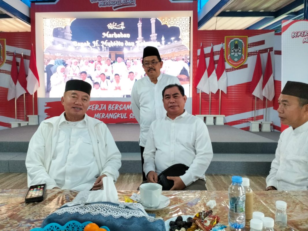 Ketua PWI Kalsel, Zainal Helmie, temui Gubernur Kalsel H Muhidin di kediaman, Kamis (23/1/2025) petang, sekaligus menyampaikan rencana kehadiran Presiden Prabowo pada puncak perayaan HPN tanggal 9 Februari.