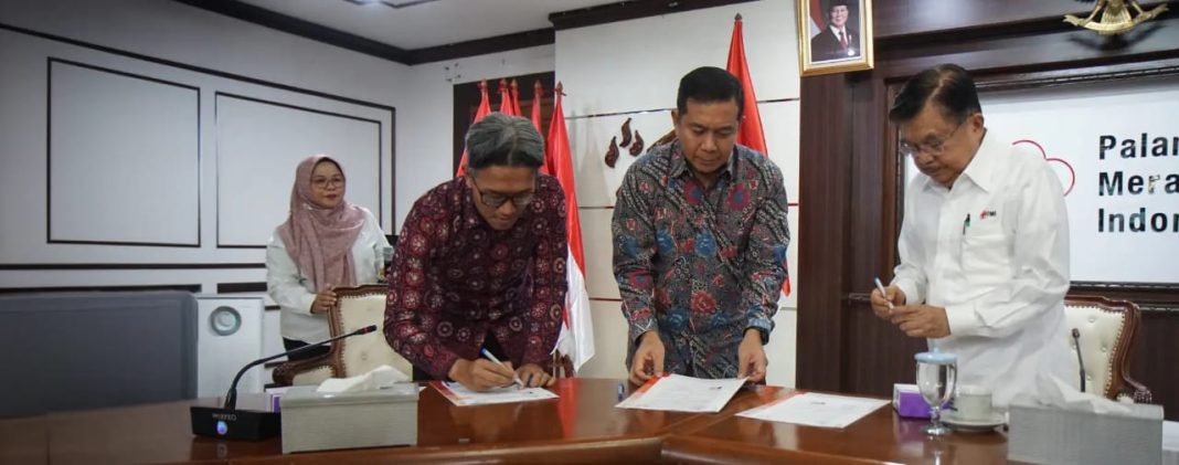 Penandatanganan nota kesepahaman dan perjanjian kerja sama antara PMI dan PT Paiton Energy di Markas Pusat PMI, Jakarta, Rabu (22/1/2025). (Dok/PMI)