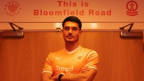 Elkan Baggott mencatatkan assist ketika Blackpool mengalahkan Lincoln City.