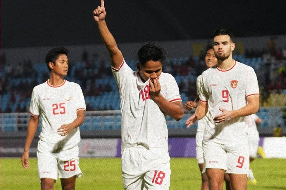 Toni Firmansyah merayakan golnya ke gawang Timnas India pada ajang Mandiri U-20 Challenge Series, Kamis (30/1/2025).