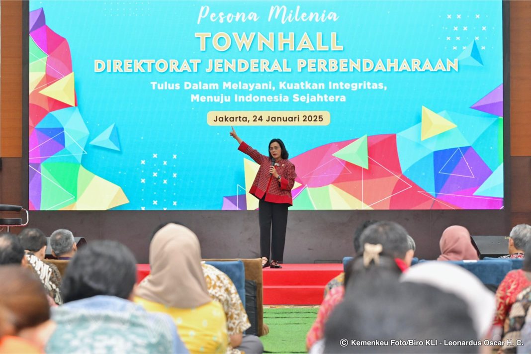 Menteri Keuangan Sri Mulyani memberikan pesan kepada jajaran Direktorat Jenderal Perbendaharaan pada Puncak Hari Bakti Perbendaharaan 2025 di Jakarta, Jumat (24/1/2025). (Dok/Kemenkeu)