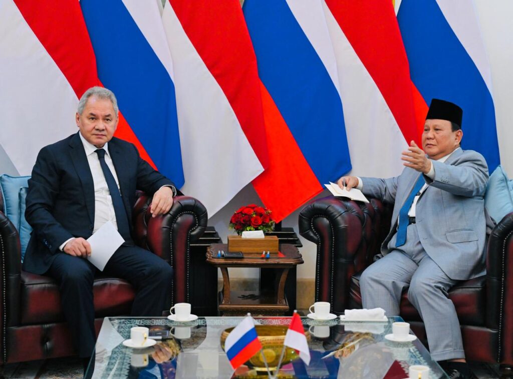 Presiden Republik Indonesia, Prabowo Subianto, menerima kunjungan kehormatan Sekretaris Dewan Keamanan Federasi Rusia, Sergei K. Shoigu, di Istana Merdeka, Jakarta, Selasa (25/02/2025). (Dok/BPMI Setpres)