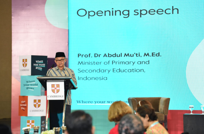 Menteri Pendidikan Dasar dan Menengah (Mendikdasmen), Prof Dr Abdul Mu'ti MEd, menyampaikan sambutan dalam forum Cambridge English Asia-Pacific Leadership Summit 2025 di Jakarta, Rabu (12/2/2025). (Dok/Kemendikdasmen)