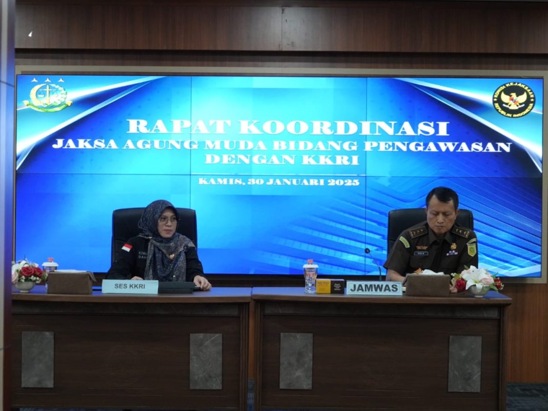 Rapat koordinasi antara Kejaksaan Agung RI dan Komisi Kejaksaan RI di Aula JAM-Pengawasan, Jakarta, Kamis (30/1/2025).