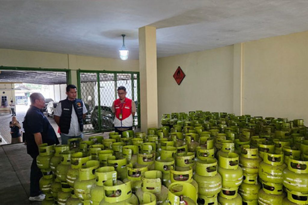 Tim Satgas Pangan Polri melakukan pengecekan distribusi LPG 3 kg di lapangan, Senin (3/2/2025).