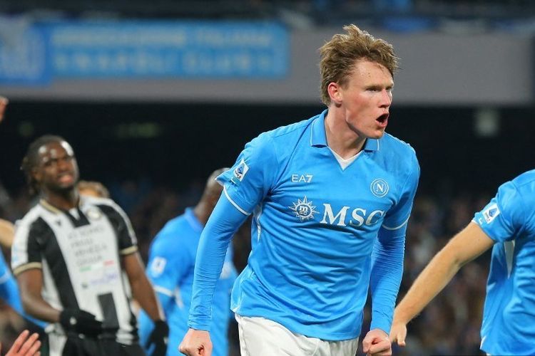 Scott McTominay merayakan gol dalam laga Liga Italia 2024-2025 antara Napoli vs Udinese di Stadion Diego Armando Maradona, Senin (10/2/2025) dini hari WIB.