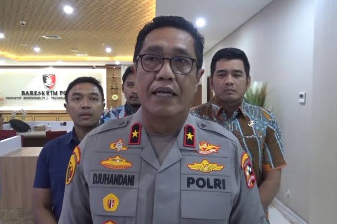 Dirtipidum Bareskrim Polri, Brigjen Pol Djuhandhani Rahardjo Puro, memberikan keterangan terkait penyidikan kasus dugaan pemalsuan sertifikat pagar laut di Tangerang.