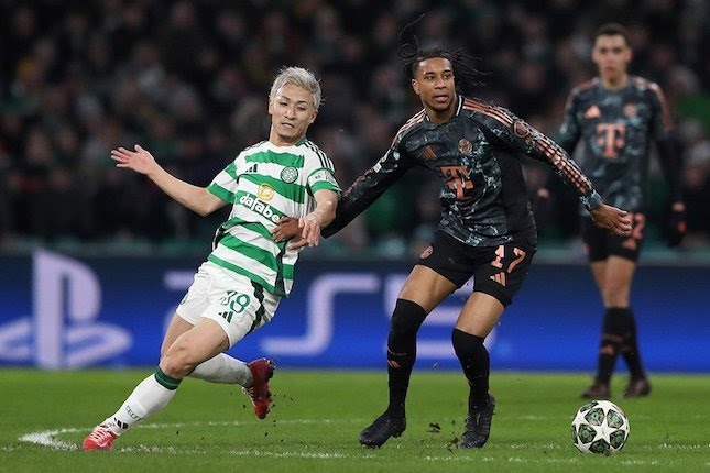 Duel Daizen Maeda dan Michael Olise di laga Celtic vs Bayern Munchen, Liga Champions 2024/2025.