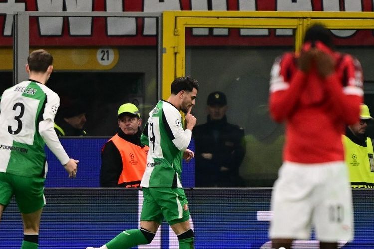 Momen selebrasi gol Julian Carranza dalam laga leg kedua playoff Liga Champions 2024-2025 antara AC Milan vs Feyenoord di Stadion San Siro, Rabu (19/2/2025).