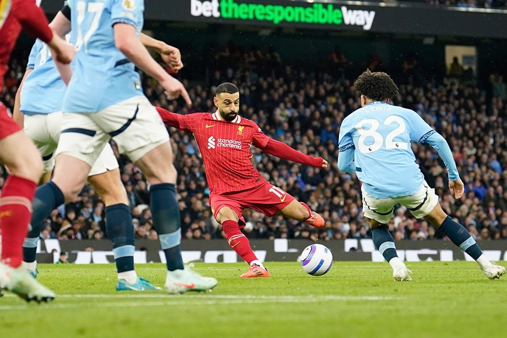 Momen gol Mohamed Salah di laga Manchester City vs Liverpool, Premier League 2024/2025.