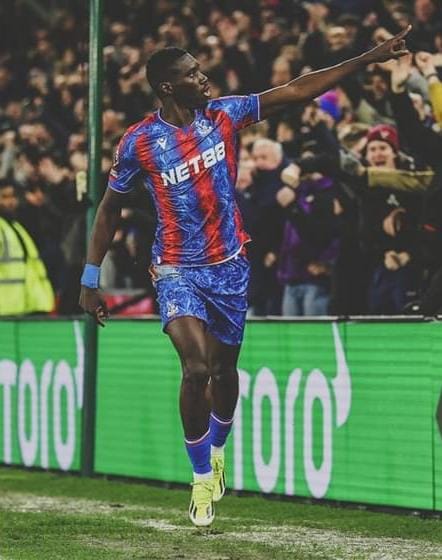 Penyerang Crystal Palace Ismaila Sarr melakukan selebrasi usai mencetak gol ke gawang Aston Villa di laga Liga Primer Inggris.