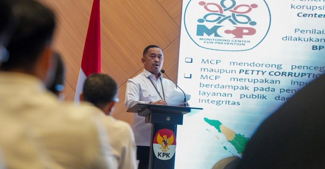 Deputi Bidang Koordinasi dan Supervisi KPK, Didik Agung Widjanarko, menyampaikan sambutan dalam peluncuran Indikator MCP 2025 dan pemberian penghargaan MCP 2024 di Gedung ACLC C1 KPK, Jakarta.