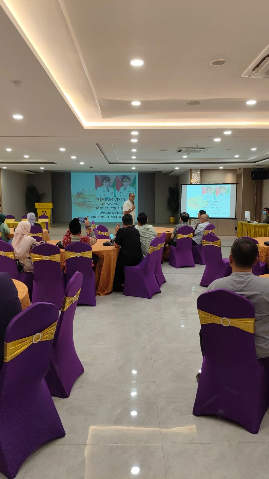 Kepala Dinas Kesehatan Sumut Faisal Hasrimi bersama jajaran direktur rumah sakit dan perwakilan instansi terkait membahas pengembangan Medical Tourism Sumatera Utara di RS Regina Maris, Medan.