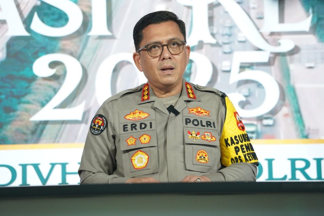 Juru Bicara Polri Kombes Pol Erdi Chaniago menyampaikan keterangan pers terkait pembatasan operasional angkutan barang selama periode Lebaran 2025, di Jakarta.