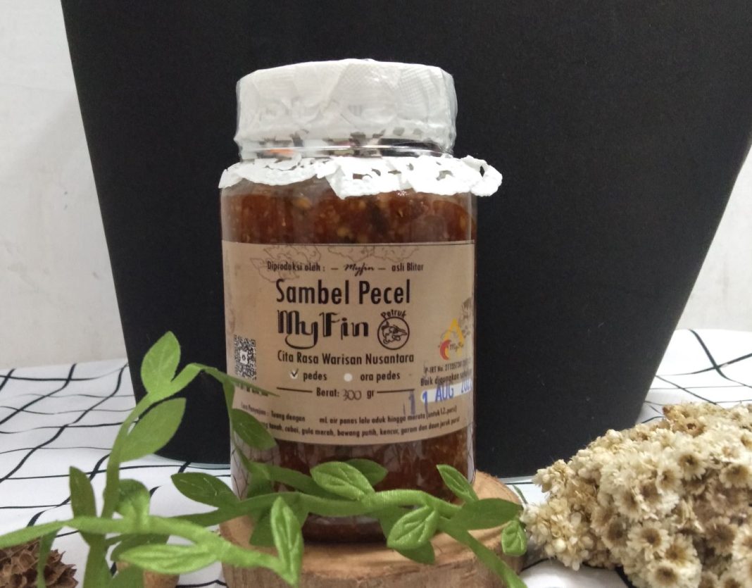 Sambel Pecel khas Blitar bumbu legendaris dalam kuliner.