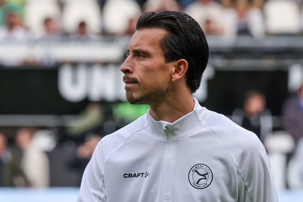 Gelandang Almere City, Thom Haye.