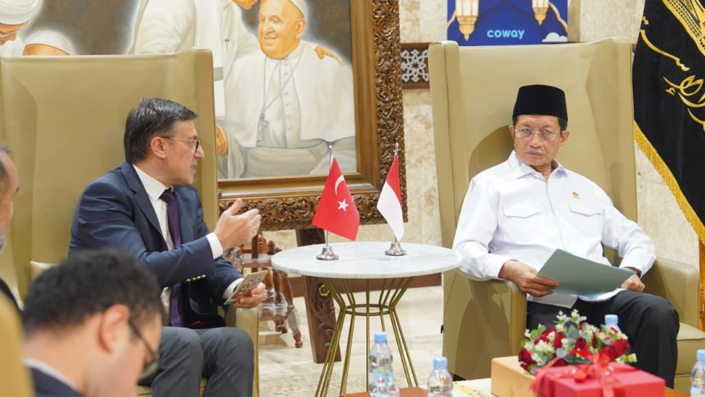 Menag Nasaruddin Umar menerima kunjungan Duta Besar Turki untuk Indonesia, Talip Küçükcan, di Jakarta, Senin (5/5/2025). (Dok/Kemenag)