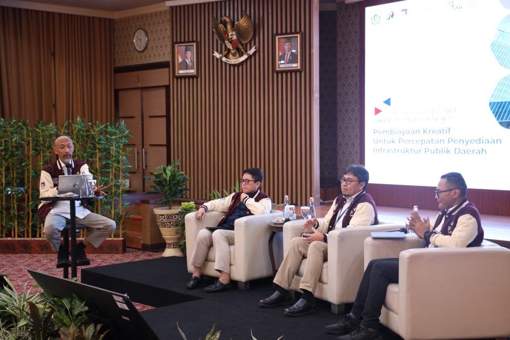 Suasana diskusi pada peluncuran Program SINERGI Tahap 1, bagian dari upaya percepatan infrastruktur publik daerah melalui pembiayaan kreatif. (Dok/Kemenkeu)