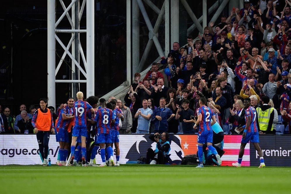 Selebrasi skuad Crystal Palace dalam laga versus Wolverhampton, Rabu (21/5/2025).