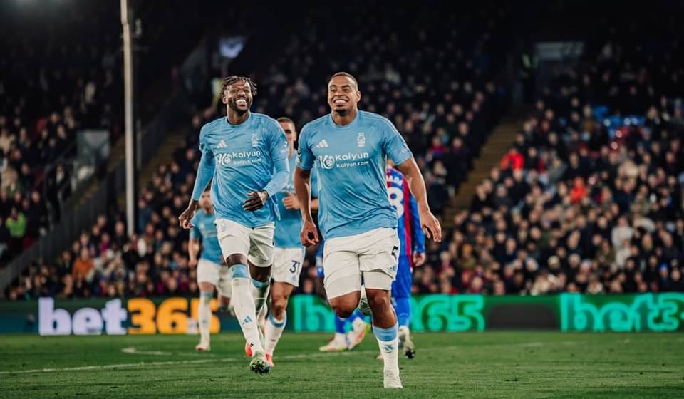 Bek Nottingham Forest Murillo melakukan selebrasi usai mencetak gol ke gawang Crystal Palace di laga Liga Primer Inggris.