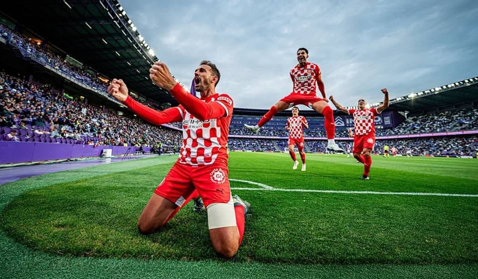 Para pemain Girona melakukan selebrasi usai mencetak gol ke gawang Real Valladolid di laga La Liga.