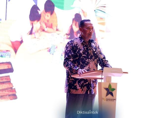 Wakil Menteri Pendidikan Tinggi, Sains, dan Teknologi, Fauzan, memberikan sambutan dalam perayaan Hari Jadi ke-45 Perpustakaan Nasional Republik Indonesia, Rabu (14/5/2025). (Dok/Diktisaintek)