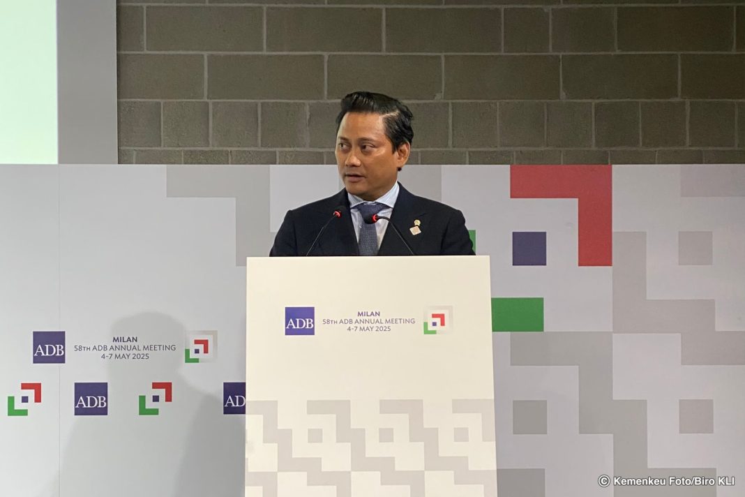 Wakil Menteri Keuangan Thomas Djiwandono berbicara tentang peran lembaga keuangan multilateral dalam memperkuat pasar mata uang lokal pada seminar ADB Annual Meeting ke-58 di Milan, Italia, Senin (5/5/2025). (Dok/Kemenkeu)