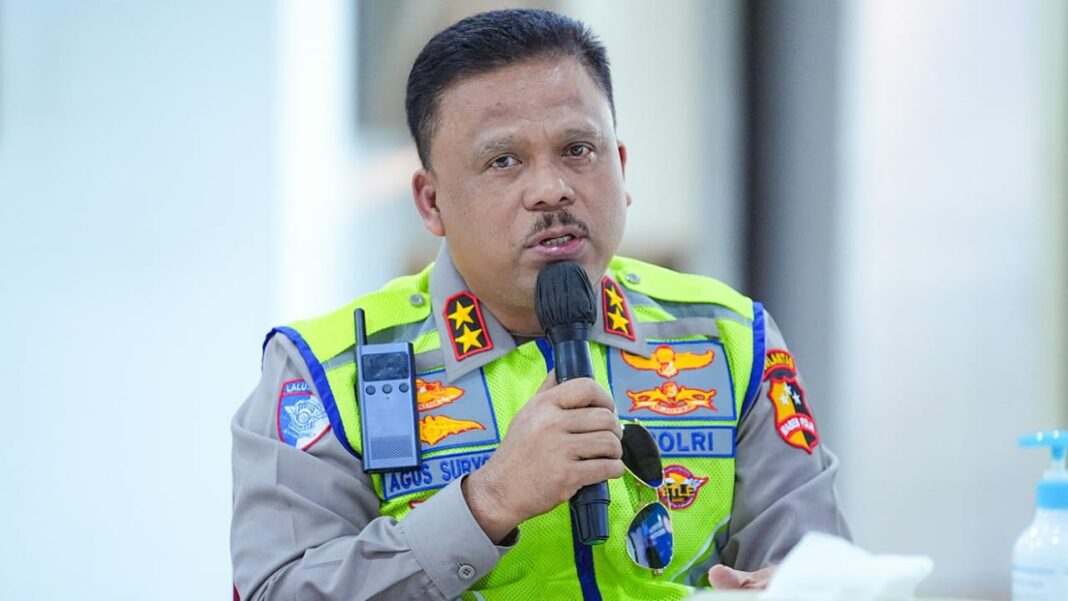 Kakorlantas Polri Irjen Pol Drs Agus Suryonugroho SH MHum memberikan keterangan pers terkait pelarangan penggunaan kendaraan ODOL oleh BUMN dan proyek strategis nasional, di Jakarta.